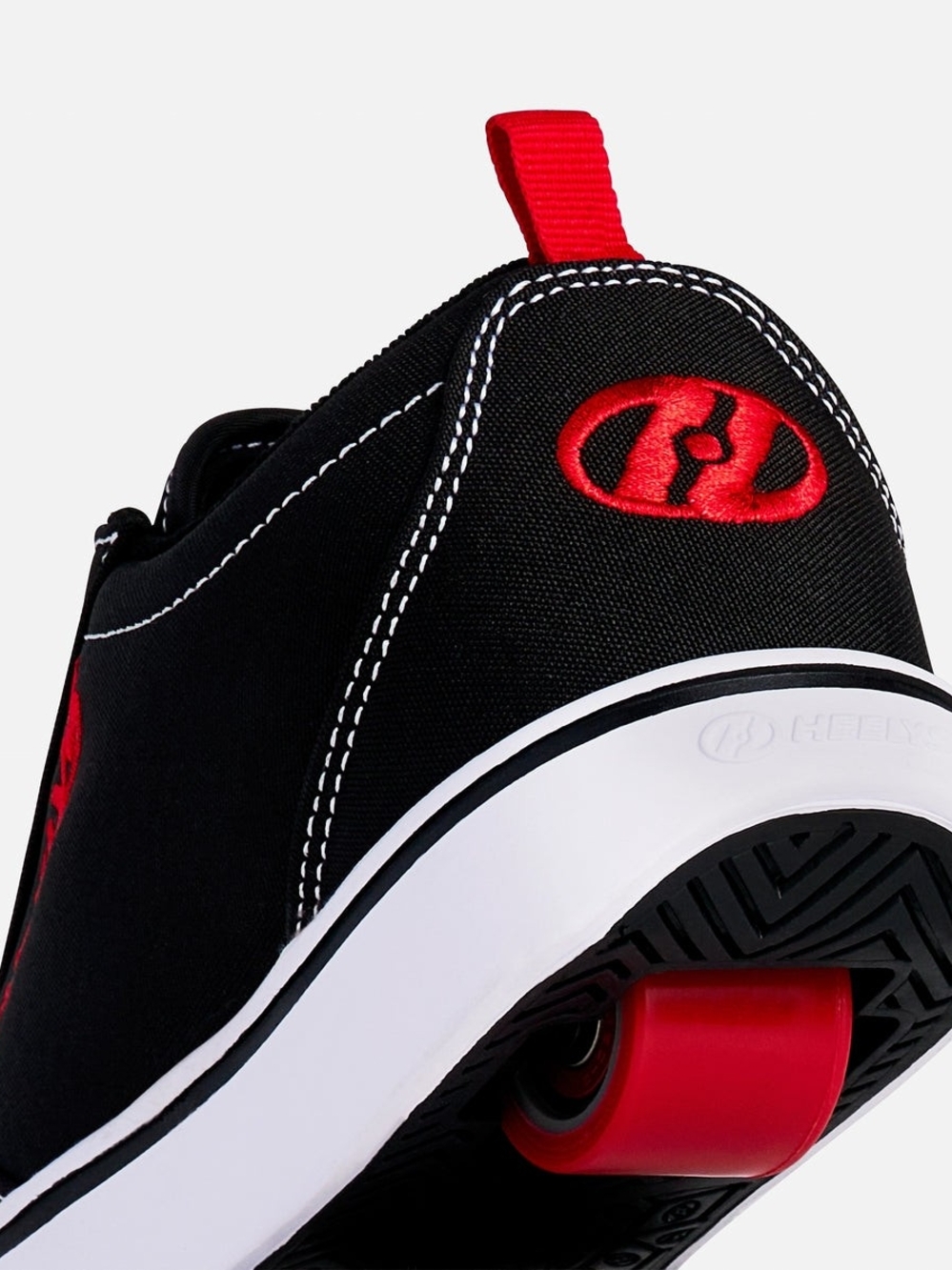 Heelys Black Canvas Skate Shoe Red And Black Youth Size 5 - Picture 2 of 5